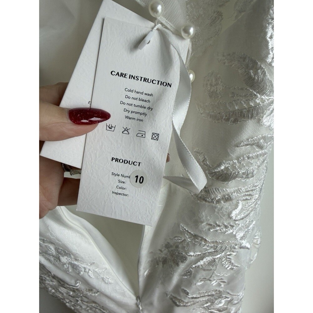 MERRY’S Lace Wedding Dress-Chapel Train-10; Fits Street Size 4 - Picture 5 of 14